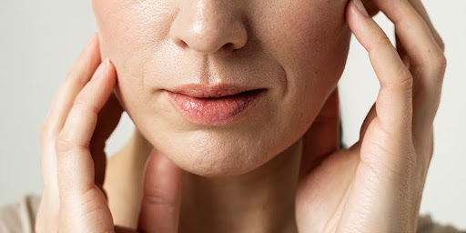 Effective Fine Lines and Wrinkles Treatment: How Artisan Aesthetic Clinics Can Help You Look Younger