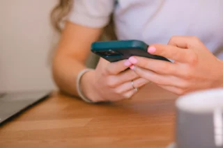 Best Phone to Buy in 2026: How to Choose a Smartphone Without Overpaying