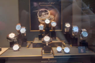 The Timeless Elegance of Luxury Watches: A Guide to Investing in Sophistication