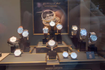 The Timeless Elegance of Luxury Watches: A Guide to Investing in Sophistication
