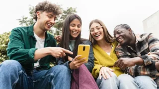 How Fandom Culture Differs Between Zoomers and Millennials