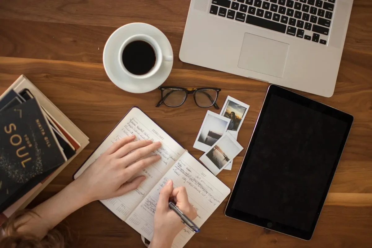 How Good Writing Turns Fast Entertainment Into a Clear Experience