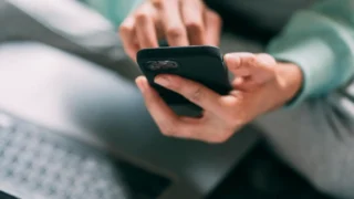 How to Create a Healthier Relationship With Your Smartphone