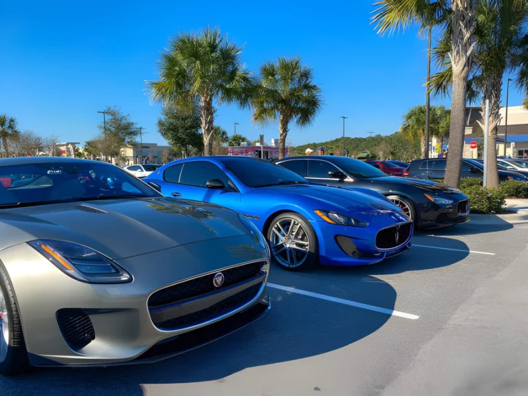 Modern Muscle Cars as Daily Drivers in Orlando, Florida: Power Meets Practicality