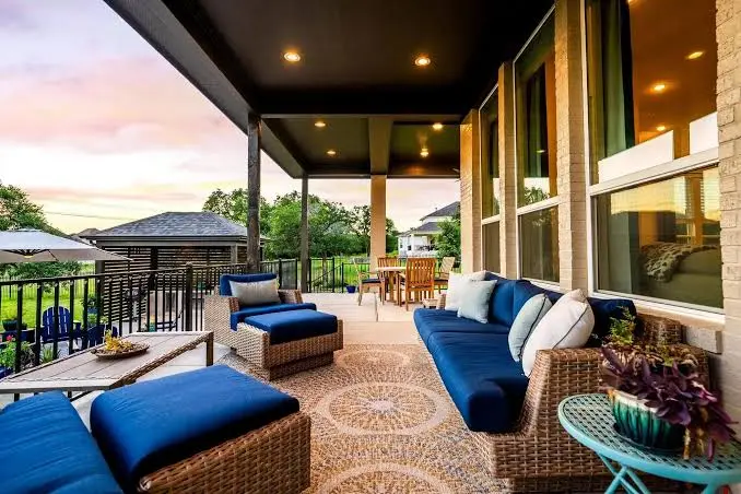 How to Create a Comfortable Indoor-Outdoor Living Space in Austin, Texas