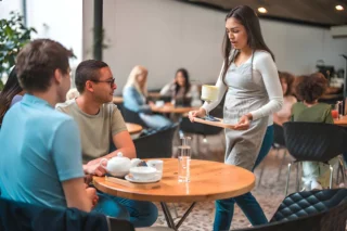 How Cafe Owners Choose Restaurant Tables That Survive Ten Years of Daily Wiping