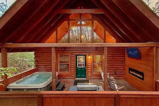 Romantic Cabins in Tennessee: The Details That Set the Mood