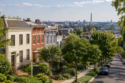 How Washington, D.C. Homeowners Can Compare Fast Home-Sale Options